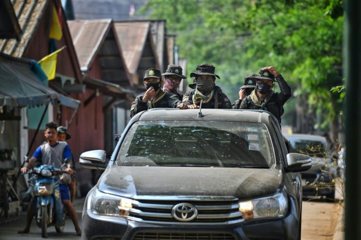 The Thai authorities have returned most of refugees who crossed the border from Myanmar to escape military attacks