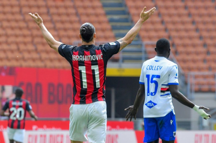 Zlatan Ibrahimovic's (L) AC Milan were held 1-1 by Sampdoria in the San Siro.