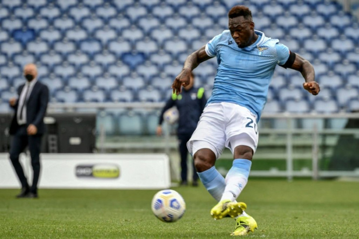 Lazio's Felipe Caicedo got a late winner from the penalty spot.