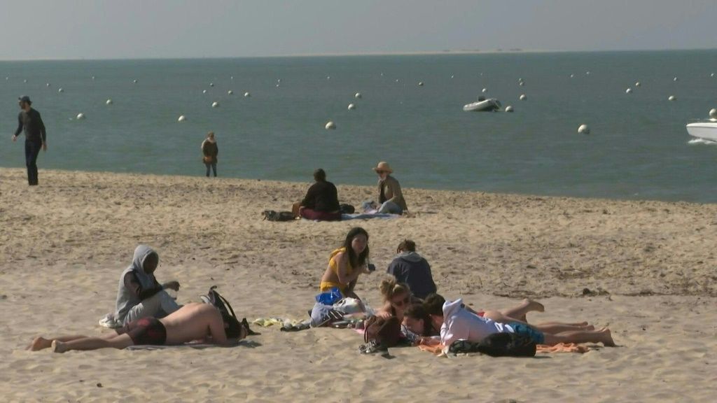 Possible Naval Explosive Device Washes Ashore On Florida Beach | IBTimes