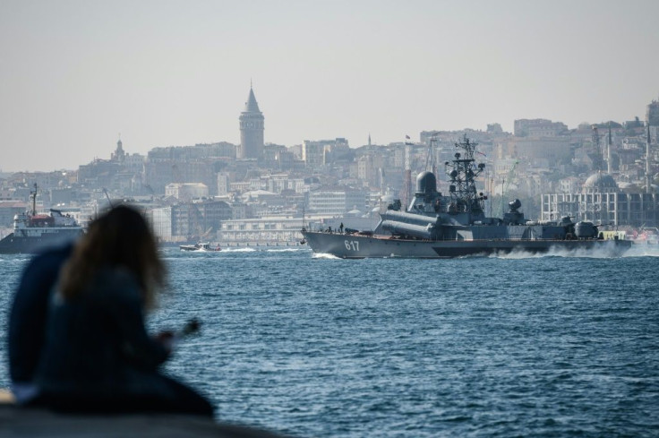The Bosphorus Strait runs through Istanbul