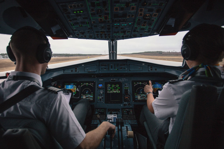 cockpit-2576889_1920