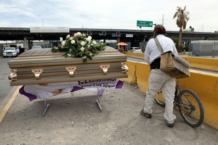 Mexican congressional candidate Carlos Mayorga arrived in a casket for a campaign rally on a bridge between the Mexican border city of Ciudad Juarez and El Paso, Texas