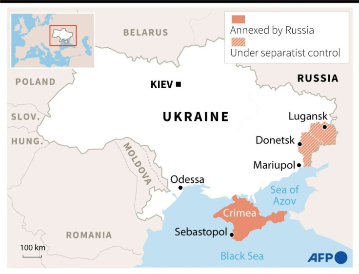 Map of Ukraine locating regions under separatist control and the Crimea, annexed by Russia.