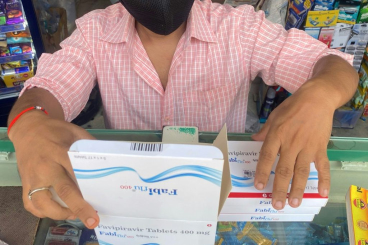 With requests for beds and medical supplies reaching fever pitch on social media, a network of activists and influencers has sprung into action to help those in trouble