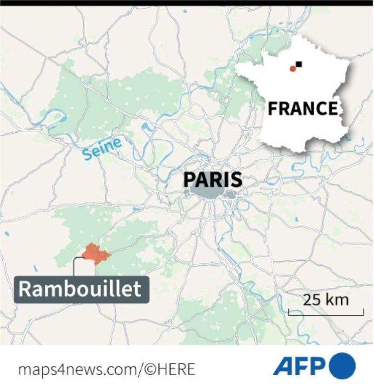 Map locating Rambouillet near Paris, France
