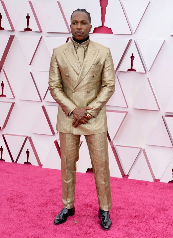 Double Oscar nominee Leslie Odom Jr. shimmered in a golden suit
