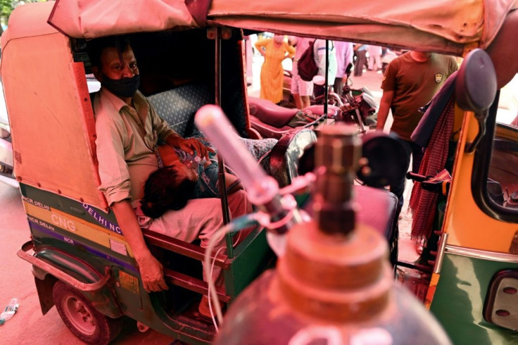 Desperate Covid-19 patients are flocking to a gurdwara in Ghaziabad that is providing oxygen, amid a shortage of supply