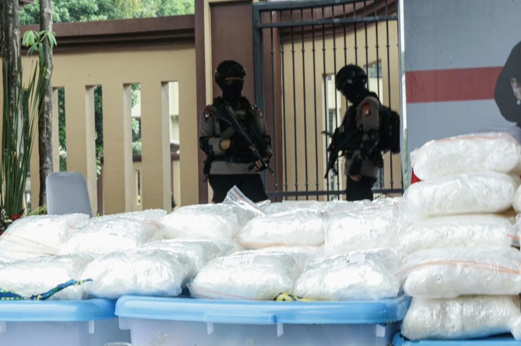 Indonesia Police Seize Meth Worth $82 Million, Arrest 17 | IBTimes