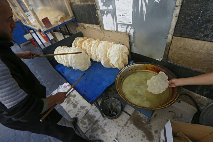 As the economy worsens, many residents of Damascus have opted for the cheaper "naaem" as a Ramadan dessert