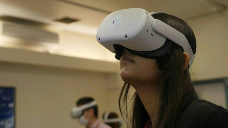 British startup Virti is developing Virtual Reality technology so trainee medics can learn safely and boost skills. These sessions help train clinicians in how to explain diagnoses and treatment plans, build trust and handle challenging situations.