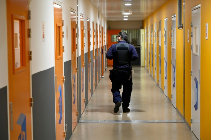 Once a year, inmates at Baumettes prison in the southern French city of Marseille get together with their children in the prison's large gymnasium for a day of fun, organised by support groups