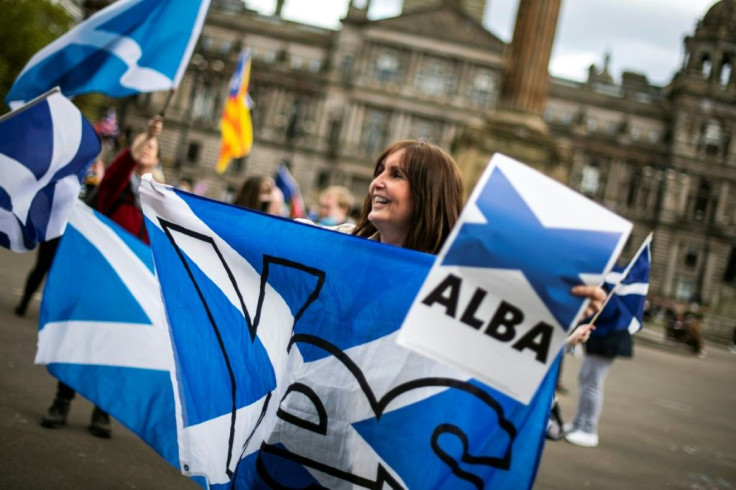 Recent polls suggest Alba has growing support