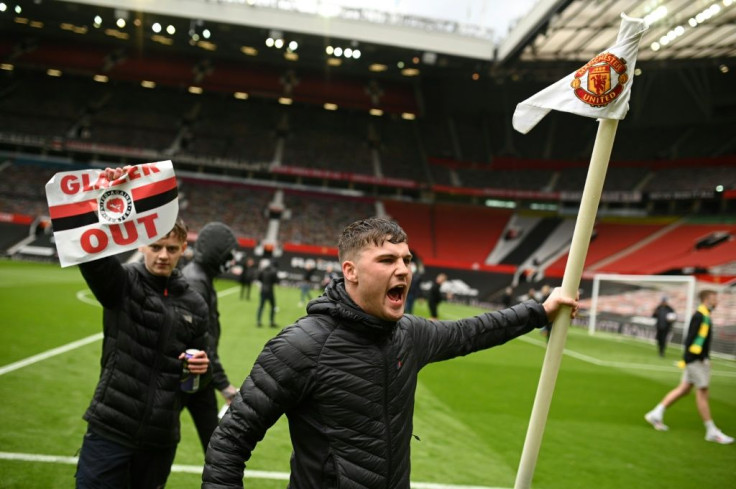 The protesting fans want Manchester United's American owners out