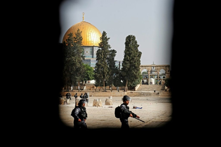 Israeli security forces deploy amid clashes with Palestinians at Jerusalem's Al-Aqsa mosque compound on May 10