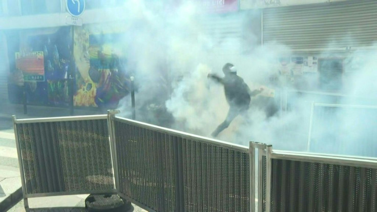 Police attempt to break up pro-Palestinian demonstration in Paris