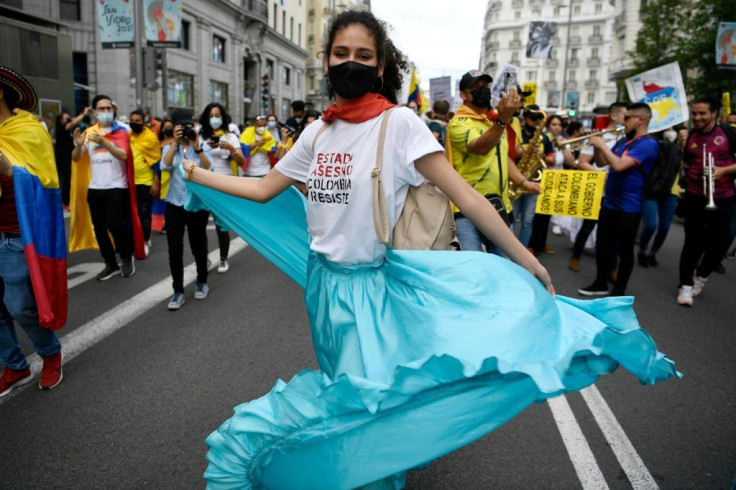 Thousands of Colombians marched in Madrid