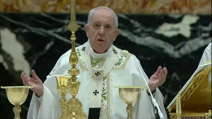 Pope celebrates mass with Rome's Myanmar faithful
