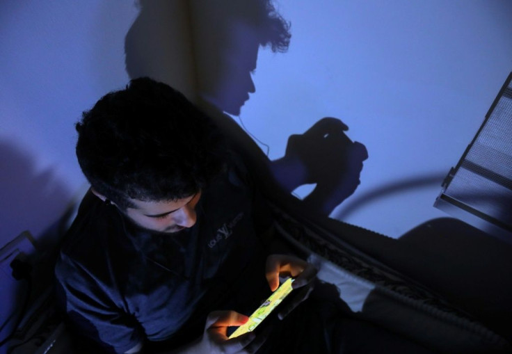 Young Iraqis are spending hours every day on virtual games, socialising on live chat, playing competitively, or even falling in love