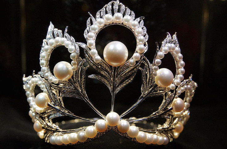 Miss Universe crown