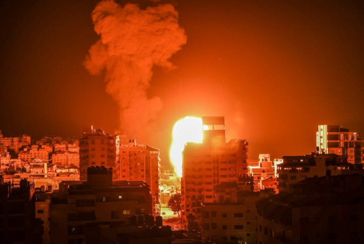 Israeli air strikes hammered the Gaza Strip before dawn, causing widespread power cuts and damaging hundreds of buildings