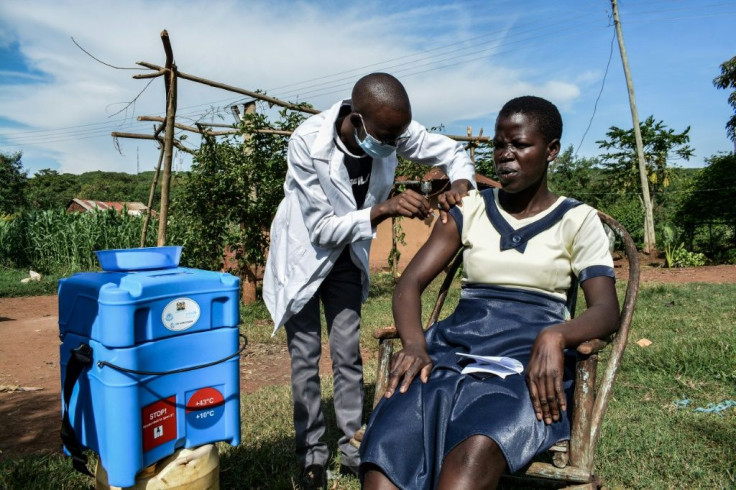 Vaccines are being administered door-to-door for people who live far from health facilities in Siaya, Kenya