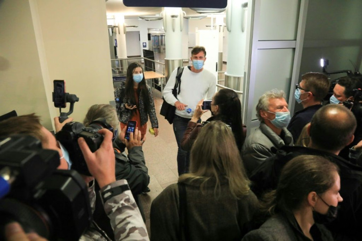 The Athens-Vilnius flight finally arrived after being grounded in Minsk for several hours