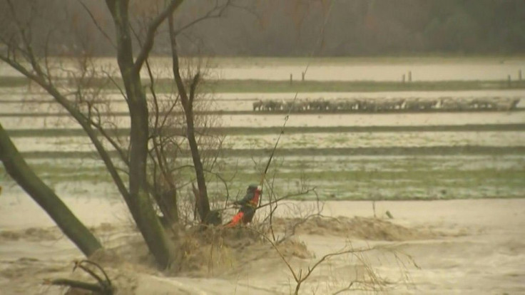 Large areas are flooded in the province of Canterbury in New Zealand, after heavy rains in the region. Authorities have declared a state of emergency in the province on Sunday.