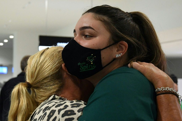 The players said their goodbyes at Sydney airport