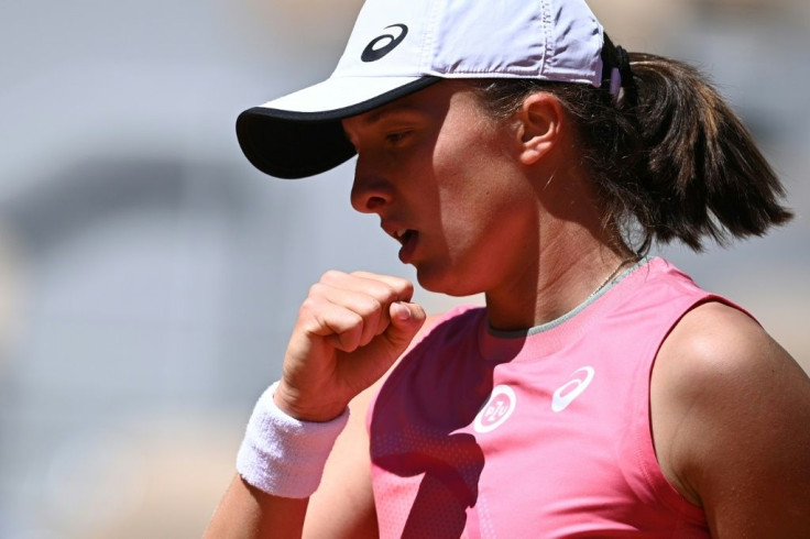 Swiatek marked her 20th birthday with a comfortable victory