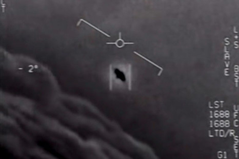 An image from of US military pilot's sighting of an "unidentified aerial phenomena" that some think is evidence of UFOs