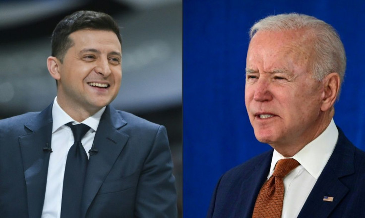 Ukrainian President Volodymyr Zelensky (L) has accepted an invitation to the White House by US President Joe Biden