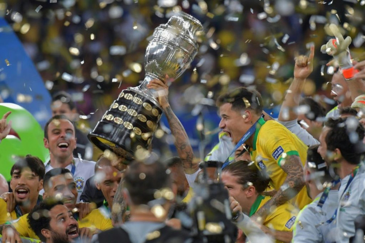 Brazil's national team celebrates after winning the Copa America against Peru on July 7, 2019 in Rio de Janeiro