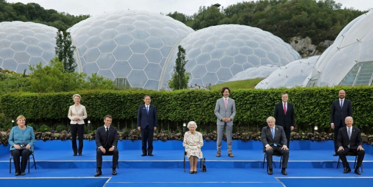 The queen posed for a family photograph with G7 leaders