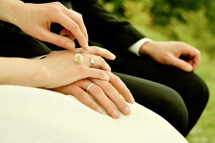 hands-3132442_1920