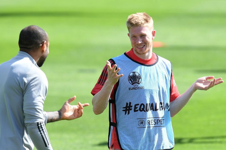 De Bruyne (R) and Belgium need just a point to secure top spot