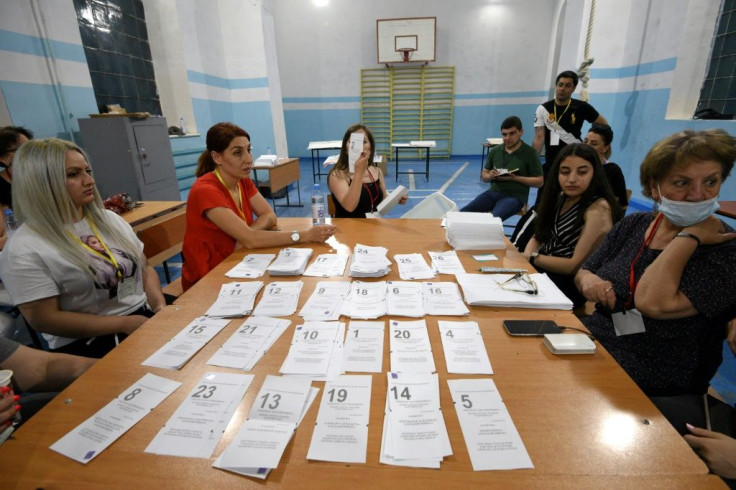 OSCE election observers praised the polls as "competitive and well-run" and said that vote counting was "highly transparent"
