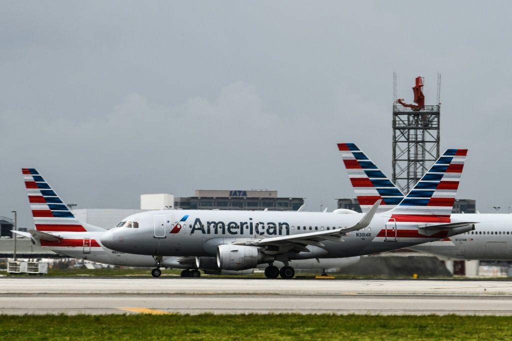 https://d.ibtimes.com/en/full/3231569/american-airlines-trimmed-its-schedule-grapples-challenges-sudden-surge-airline-travel.jpg