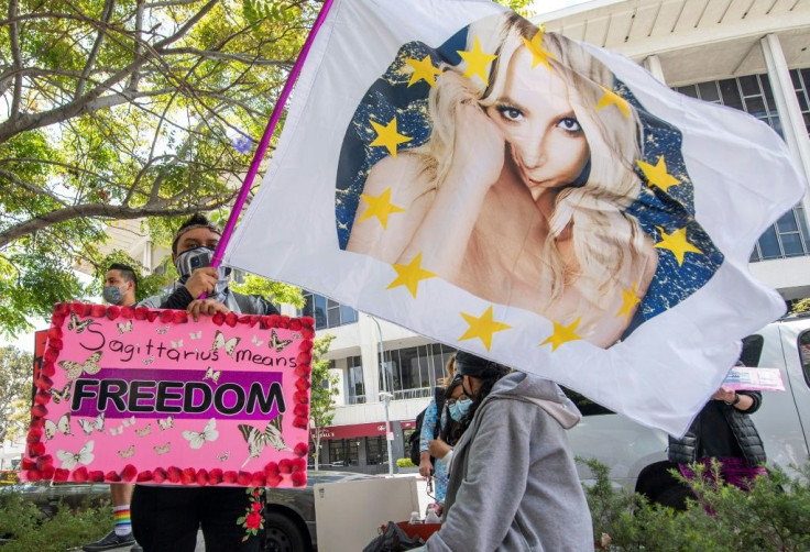 Some adoring Britnet Spears fans have launched a "FreeBritney" online campaign