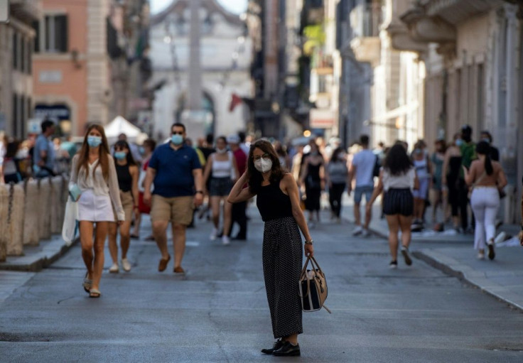Italians across the country will be able to enjoy outdoor life mask free from Monday