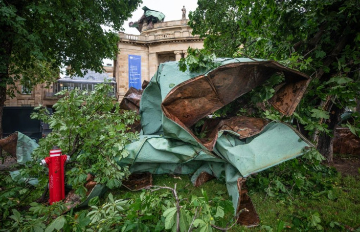 Sections of roofing landed in front of the Stuttgart Opera House