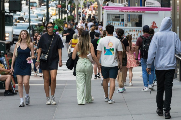 After declining fast for two months, the rate of infections in the United States has leveled off since mid-June thanks to localized spikes in under-vaccinated regions of the country