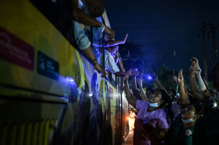By the evening a total of 2,296 protesters had been released from prisons around the country