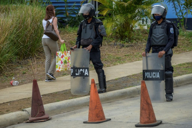 Martha Urcuyo, wife of Nicaraguan opposition figure Pedro Chamorro, tries to visit her husband three times every day, but without success so far