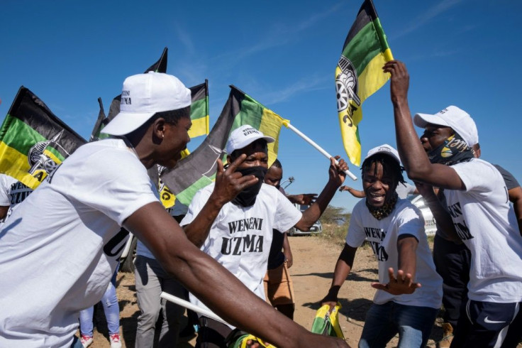 Zuma supporters gathered outside their hero's home in rural Kwa-Zulu Natal