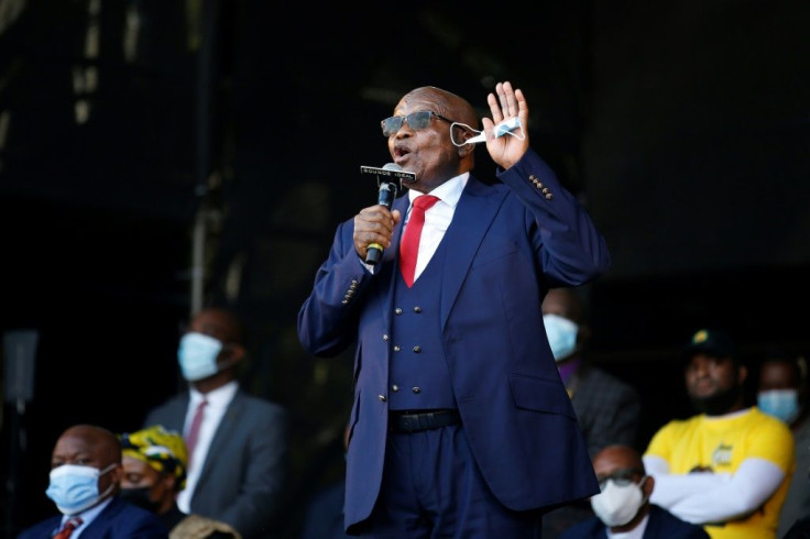 Deadline: Zuma has been told to turn himself in by Sunday to start a 15-month jail term for contempt of court