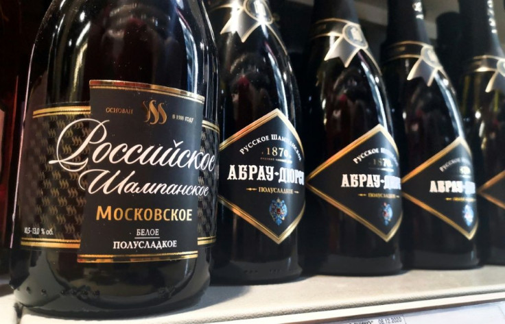 Bottles of "Russian champagne" on sale in Moscow