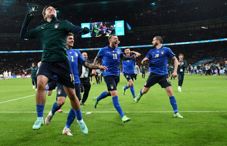 Italy celebrate after winning the Euro 2020 semi-final