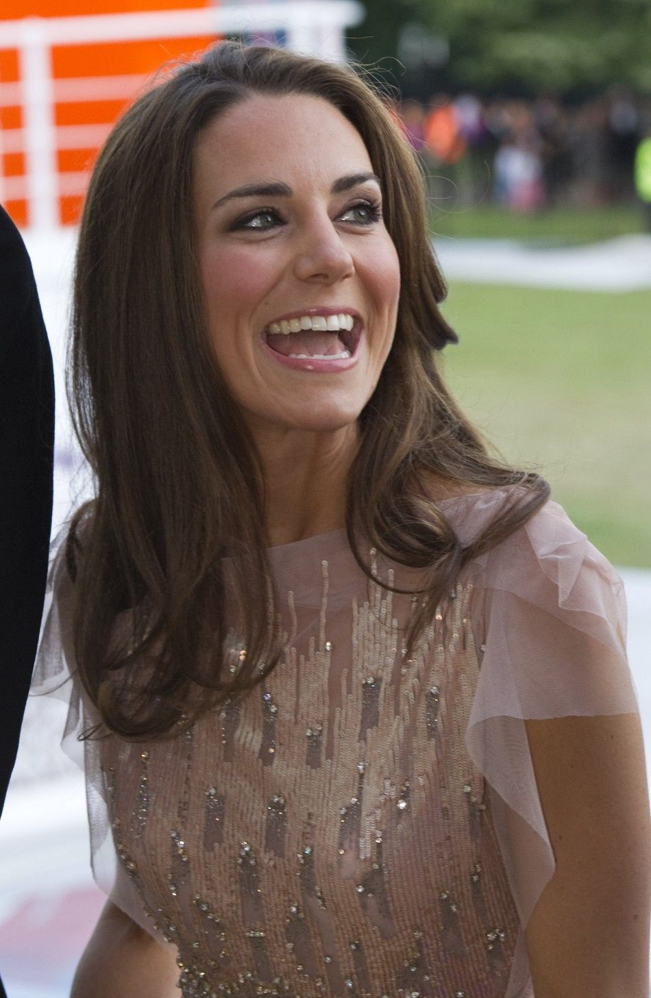 Stunningly dressed Kate Middleton steals the show at a charity gala
