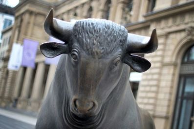 Asian investors are in a bullish mood following a record performance on Wall Street, and despite rising virus infections